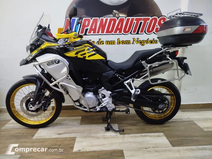 F 850 GS ADVENTURE 40 ANOS