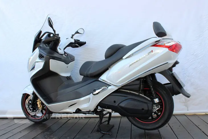 DAFRA MAXSYM 400i