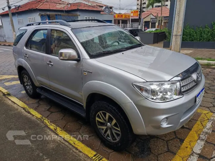 Hilux SW4 SR 4x2 2.7/2.7 Flex 16V Mec.