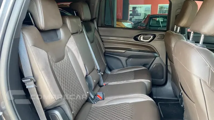 JEEP COMMANDER 1.3 T270 TURBO OVERLAND