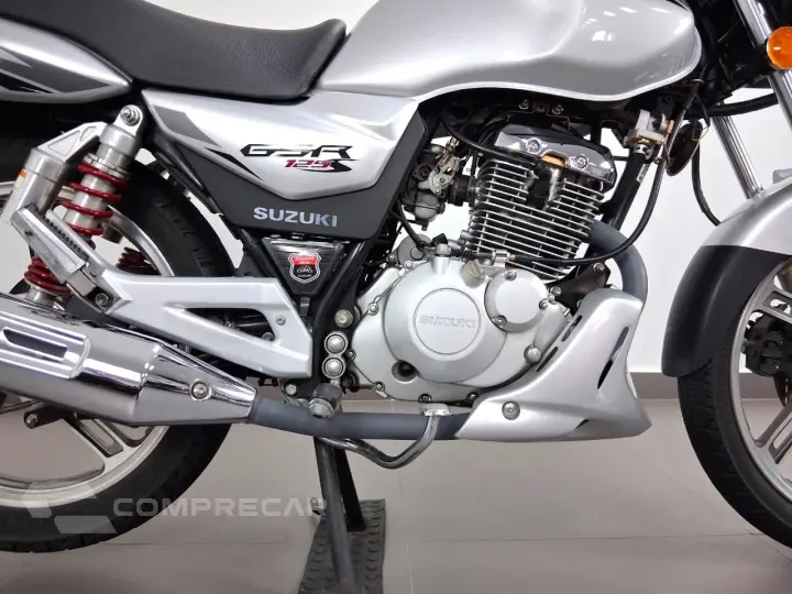 SUZUKI GSR 125 S