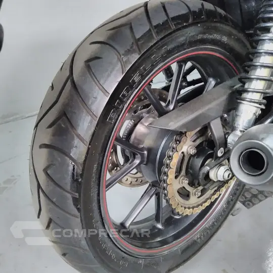 STREET TWIN 900