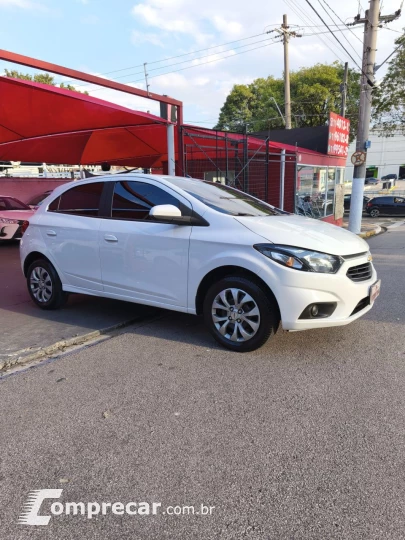 Onix Hatch 1.4 4P FLEX LT