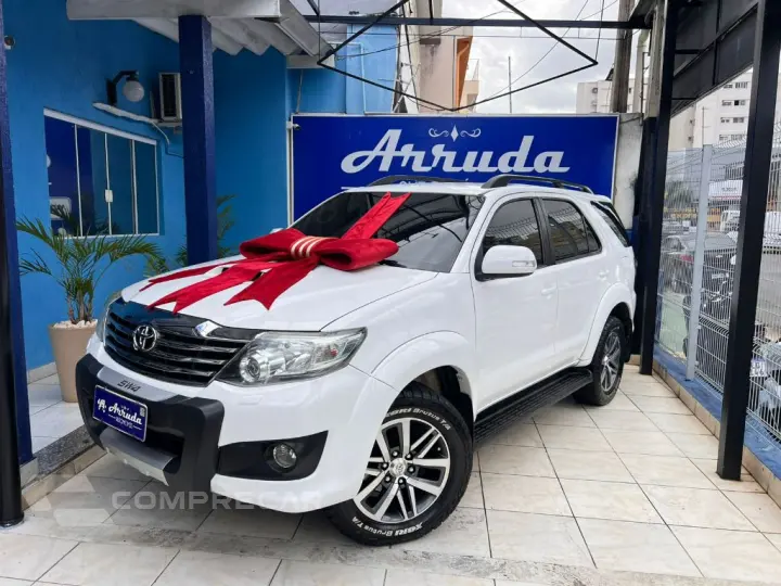 Hilux SW4 SRV D4-D 4x4 3.0 TDI Dies. Aut