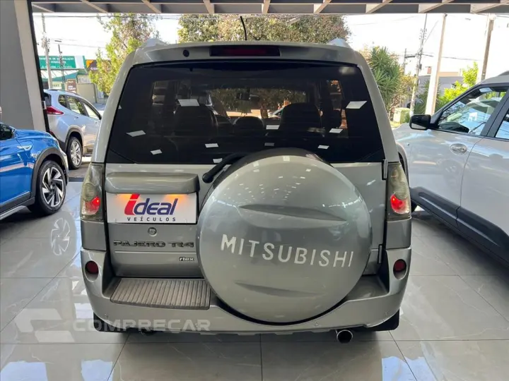 PAJERO TR4 2.0 4X2 16V 140CV FLEX 4P AUTOMÁTICO