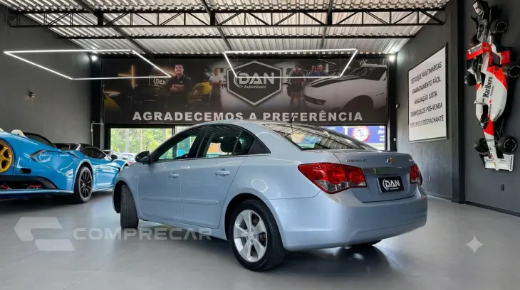 Cruze Sedan