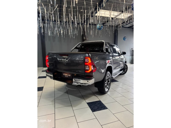 HILUX 2.8 D-4D TURBO DIESEL CD SRX 4X4 AUTOMÁTICO