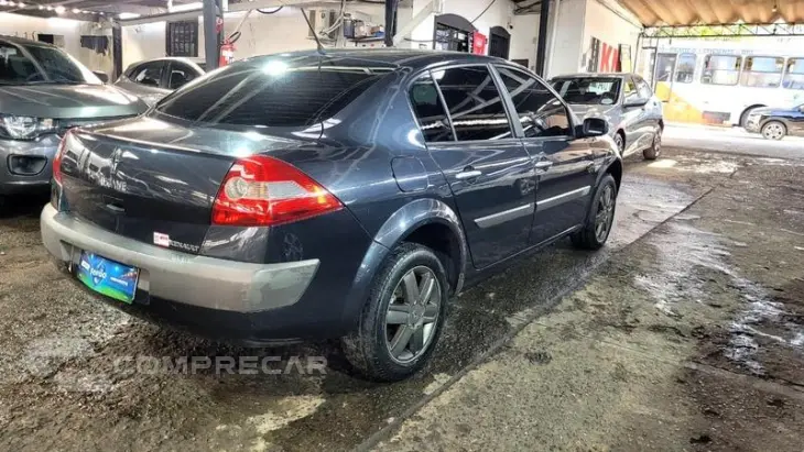 MEGANE 1.6 DYNAMIQUE 16V FLEX 4P MANUAL