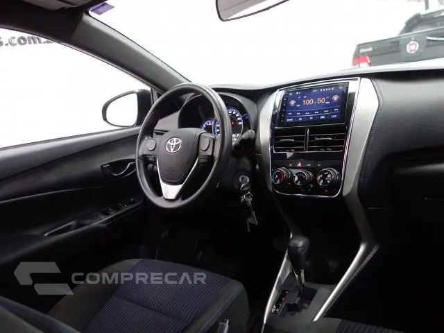 YARIS HATCH - 1.3 16V XL LIVE MANUAL