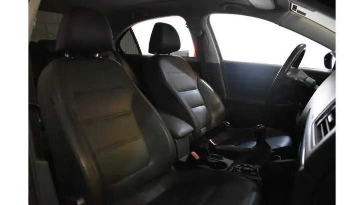 JETTA - 2.0 COMFORTLINE 4P MANUAL