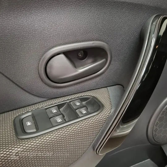 LOGAN 1.0 12V SCE ZEN