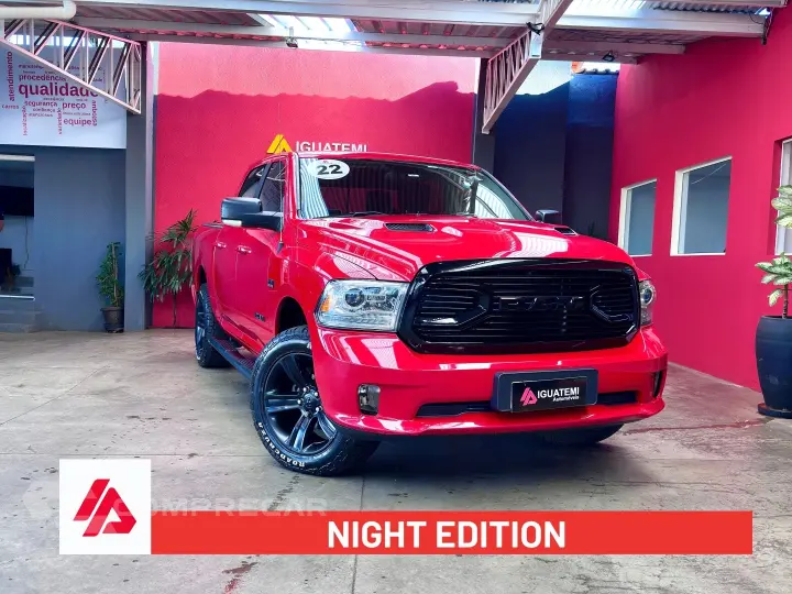 CLASSIC 5.7 V8 GASOLINA LARAMIE NIGHT EDITION CD 4X4 AUTOMÁT