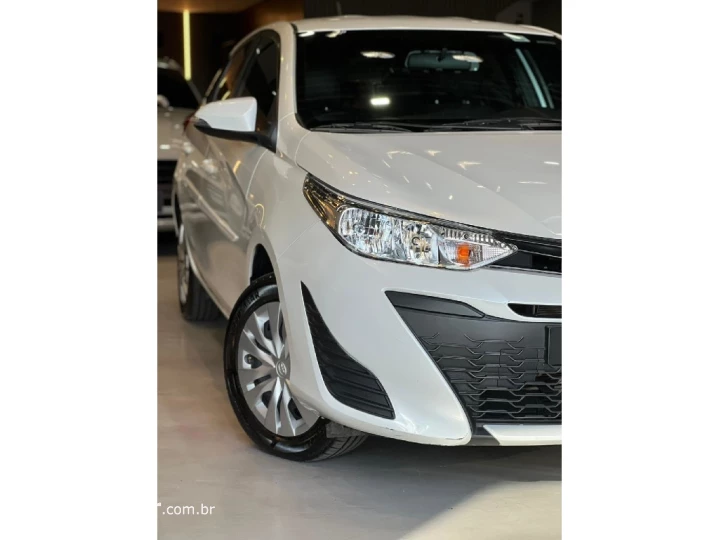YARIS 1.5 16V FLEX SEDAN XL LIVE MULTIDRIVE