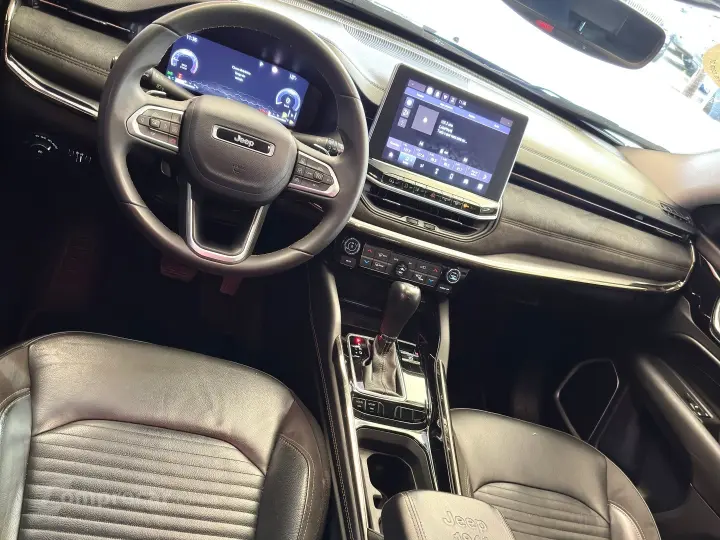 COMMANDER 1.3 T270 TURBO FLEX LIMITED AT6