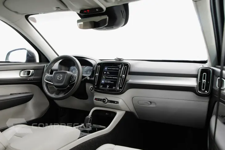 XC40 2.0 T5 Momentum AWD Geartronic