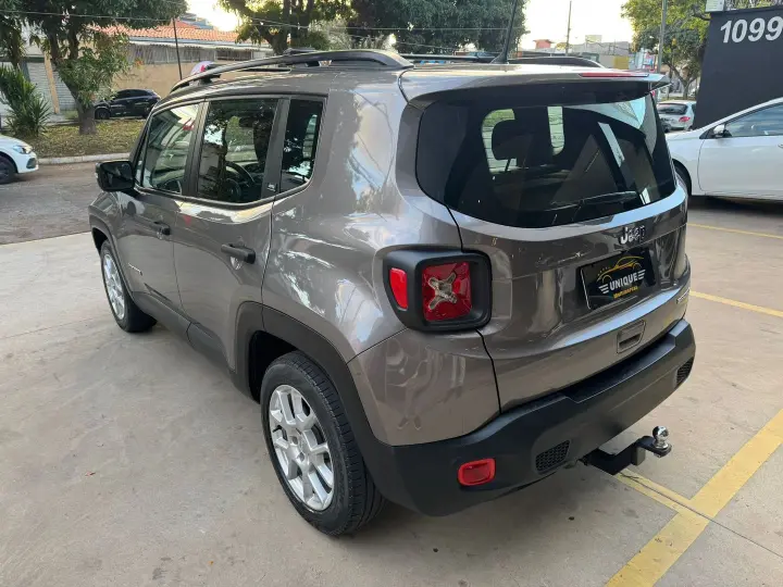 Renegade 1.8 16V Flex Sport 4P Automático