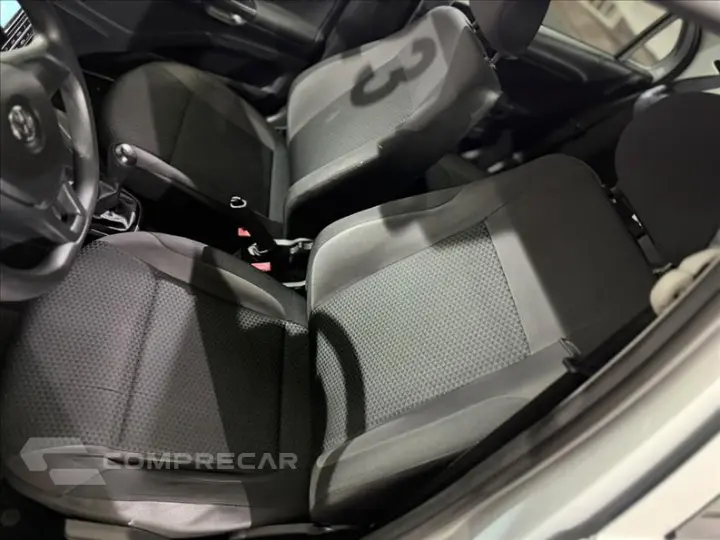 VOYAGE 1.0 12V MPI Totalflex