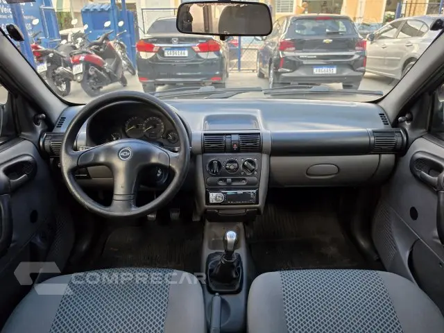 CLASSIC - 1.0 MPFI VHCE 8V 4P MANUAL