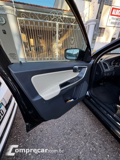 XC60 2.0 T5 Momentum