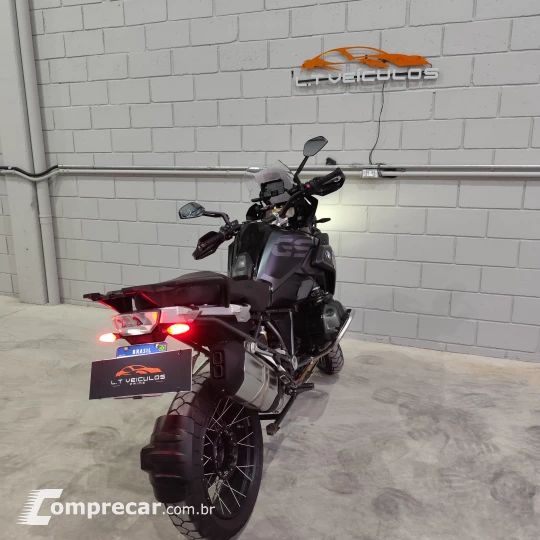 GS 1250 TRIPLEBLACK