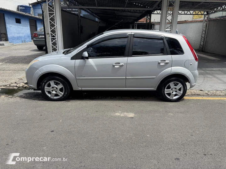 FIESTA 1.6 MPI Class Hatch 8V