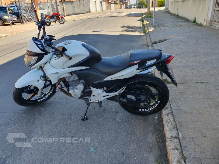 CB 300 R