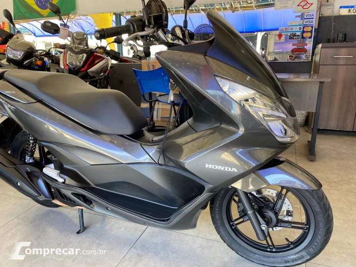 PCX 150 DLX