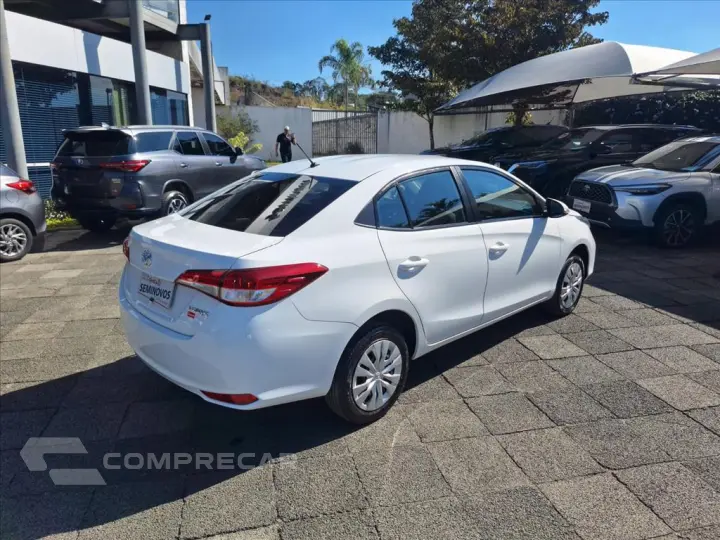 YARIS 1.5 16V FLEX SEDAN XL LIVE MULTIDRIVE