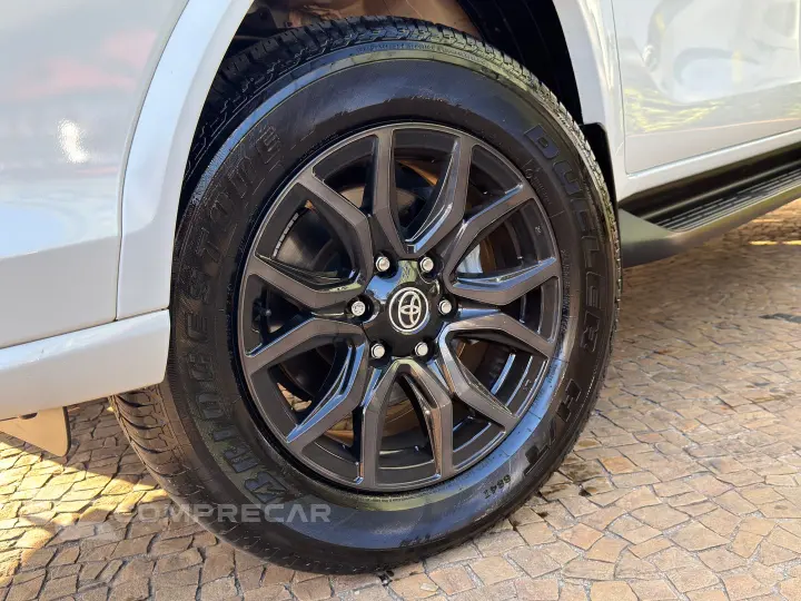 Hilux Sw4 2.8 D-4D Turbo Diesel Gr-S 7L 4X4 Automático
