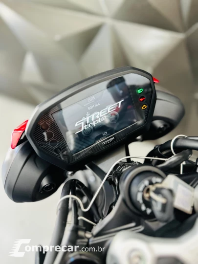 street triple rs