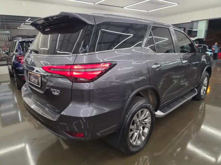 HILUX SW4 2.8 D-4d Turbo SRX 7L 4X4