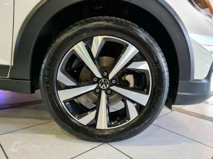 NIVUS HIGHLINE 1.0 200 TSI FLEX AUT.