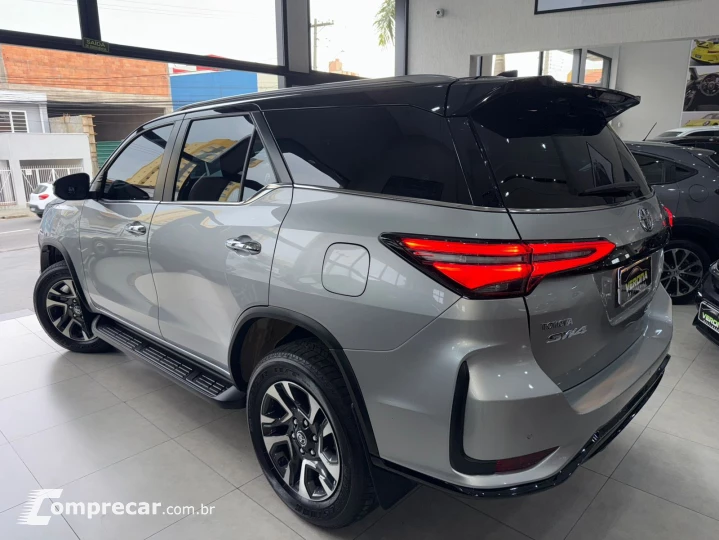 HILUX SW4 2.8 SRX Diamond 4X4 7 Lugares 16V Turbo Intercoole