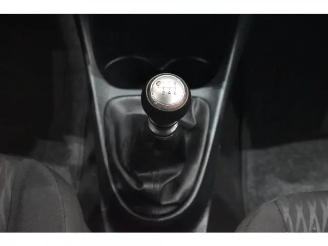 ETIOS HATCH - 1.3 X 16V 4P MANUAL