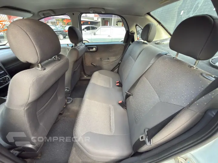 CORSA 1.4 MPFI Premium Sedan 8V