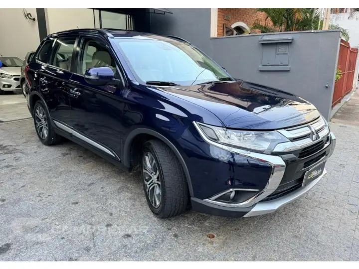 OUTLANDER 3.0 GT 4X4 V6 24V GASOLINA 4P AUTOMÁTICO