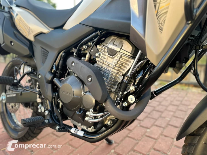 XRE 300 SAHARA ADV