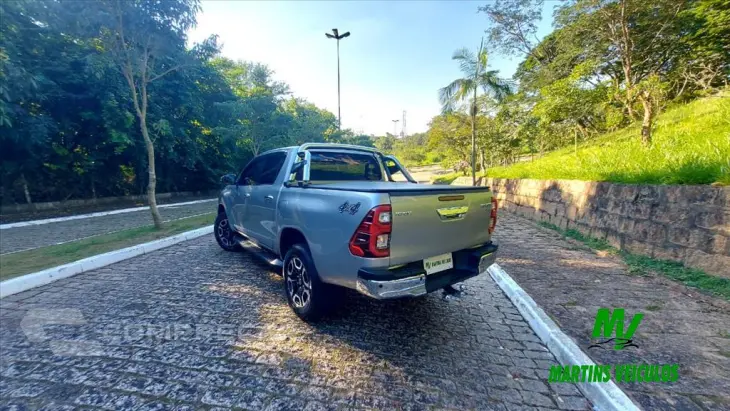HILUX 2.8 D-4D TURBO DIESEL CD SRX 4X4 AUTOMÁTICO