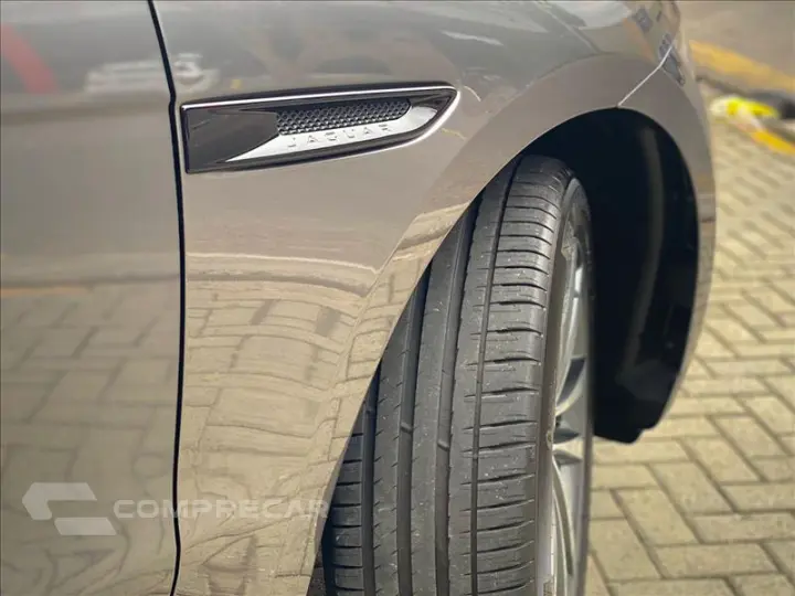 F-PACE 2.0 16V Turbo Prestige AWD