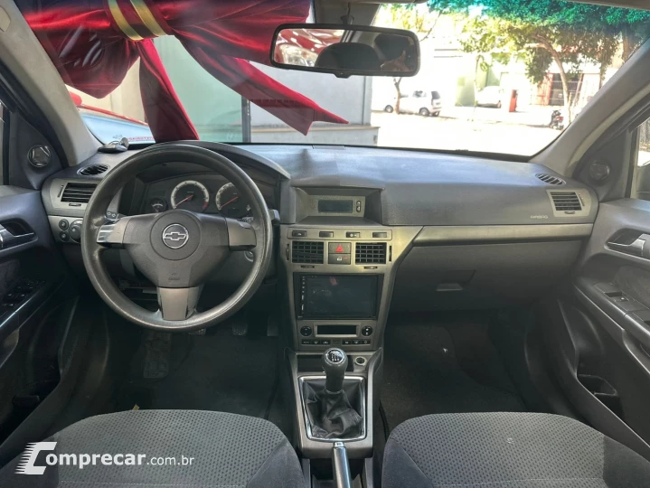 VECTRA 2.0 MPFI GT HATCH 8V FLEX 4P MANUAL
