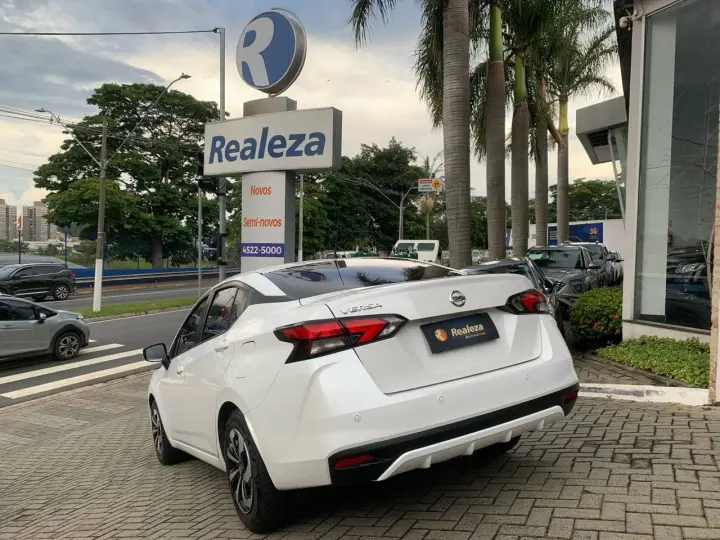 VERSA Sense 1.6 16V Flex Aut.