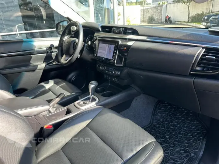 HILUX 2.8 D-4D TURBO DIESEL CD SRX 4X4 AUTOMÁTICO