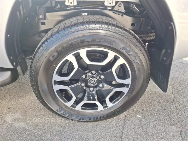 HILUX 2.8 D-4D TURBO DIESEL CD SRX 4X4 AUTOMÁTICO