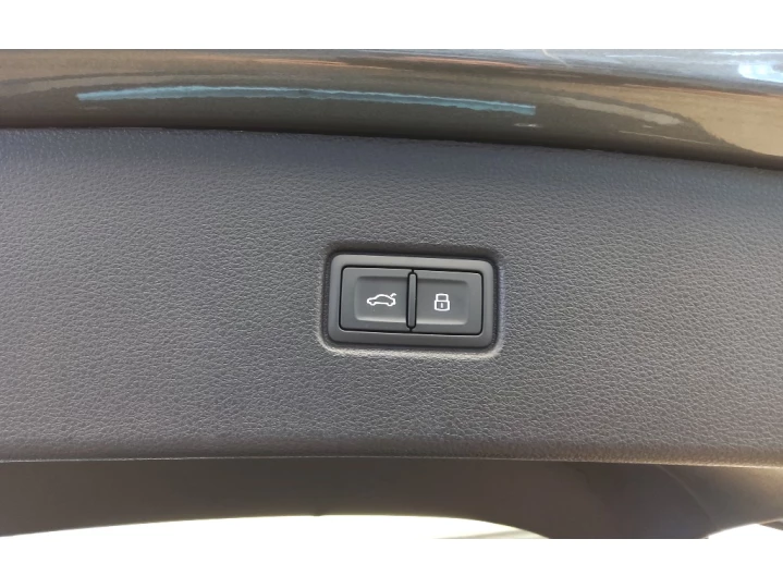 Q5 2.0 55 TFSIE PHEV SPORTBACK PERFORMANCE BLACK QUATTRO S T