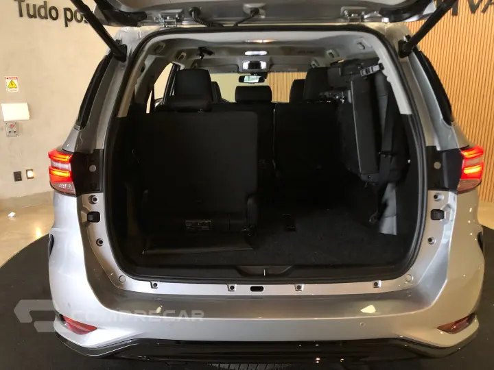 Hilux Sw4 2.8 D-4D Turbo Diesel Srx Platinum 7L 4X4 Automáti