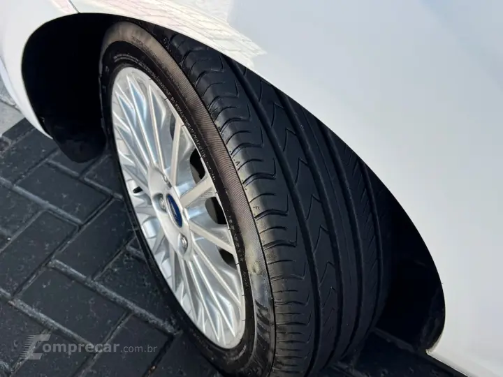 FIESTA 1.6 Titanium Hatch 16V