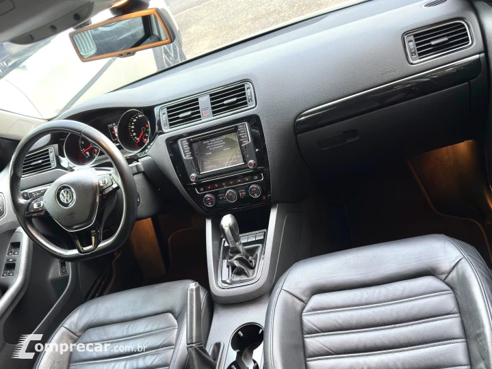 JETTA 2.0 TSI HIGHLINE 211CV GASOLINA 4P TIPTRONIC