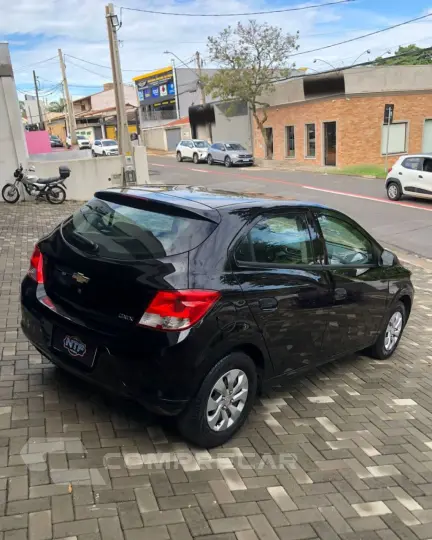 ONIX HATCH LS 1.0 8V FlexPower 5p Mec.