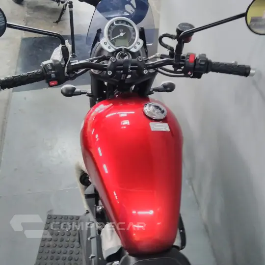 STREET TWIN 900