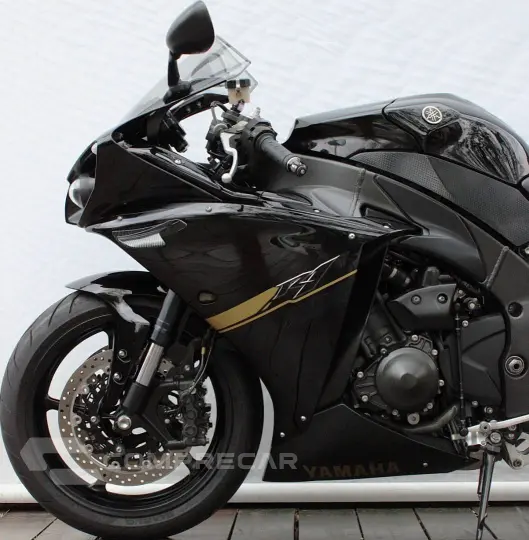 YAMAHA YZF R1